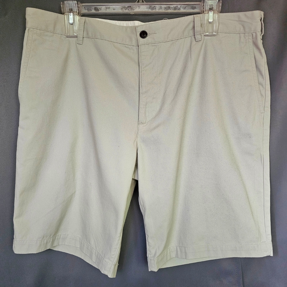 Dockers 100% Cotton Khaki Shorts – Size 40 - Classic Fit